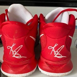 Nike Kyrie Irving's 7 Basketball Shoes Red Size 6